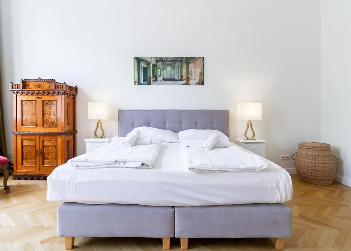 Large Luxury Near Townhall & Votivkirche Διαμέρισμα Βιέννη
