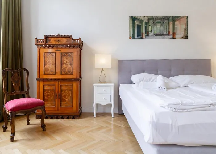 Large Luxury Near Townhall & Votivkirche Βιέννη