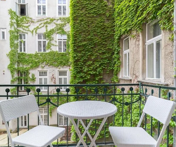Large Luxury Near Townhall & Votivkirche