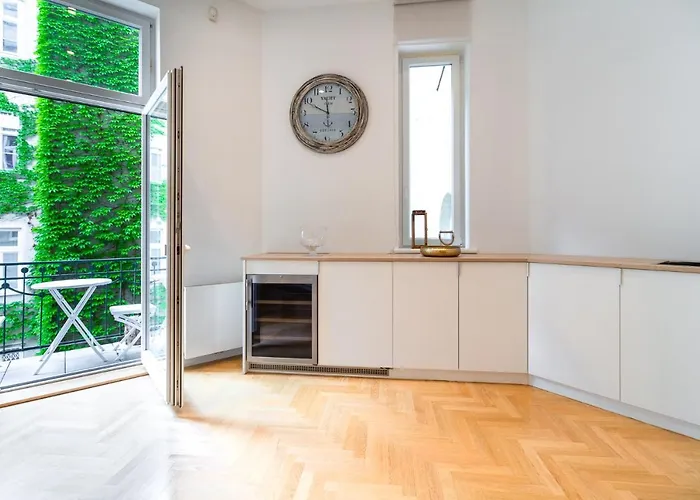 Large Luxury Near Townhall & Votivkirche * Βιέννη