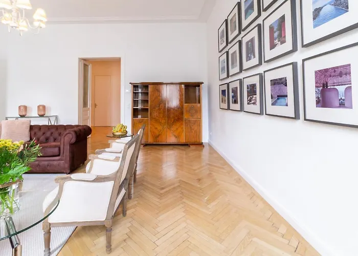 Large Luxury Near Townhall & Votivkirche Διαμέρισμα