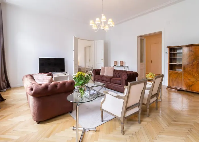 Large Luxury Near Townhall & Votivkirche Διαμέρισμα